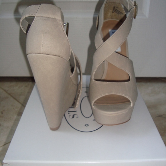 COPY - Steve Madden Xternall Wedges - Picture 4 of 6